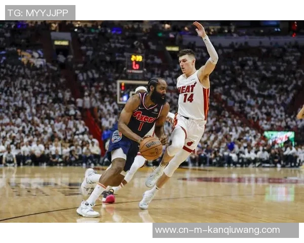 76人对决热火激战正酣球星对抗引爆季后赛激情时刻